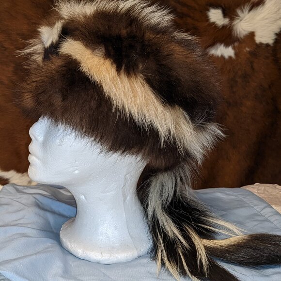 Real Skunk hat with face and tail main image 5